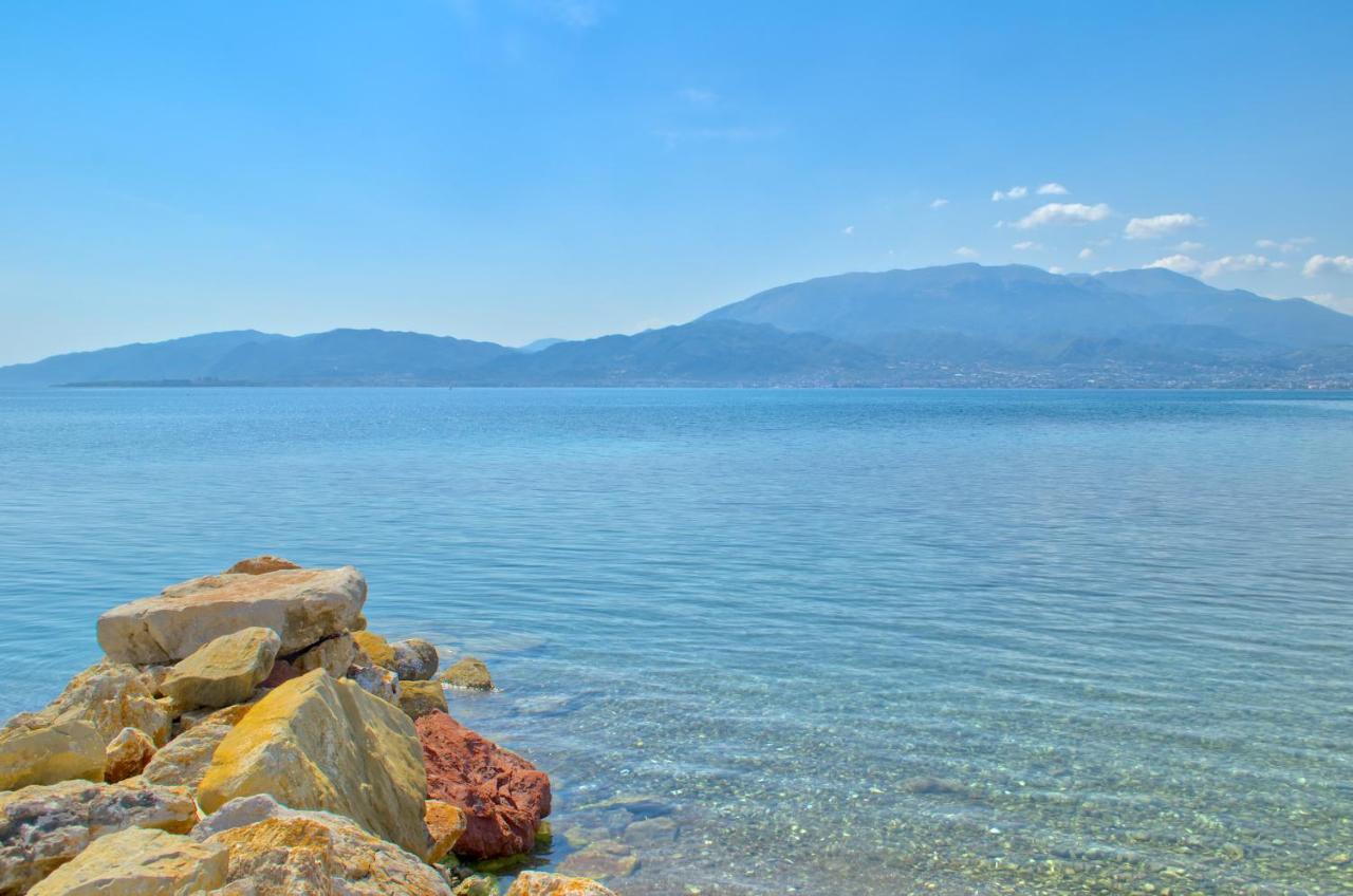 Epipleon Luxury Suites -104- Δωμάτιο 35Τμ Με Βεράντα 35Τμ Μπροστά Στη Θάλασσα Nafpaktos Zewnętrze zdjęcie